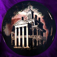 Elisabete Gomes Haunted Mansion charger